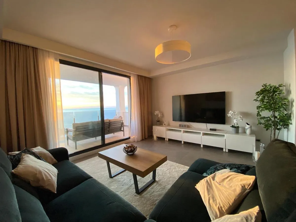 Luxurious Apartment With Seaview In Sunny 마닐바