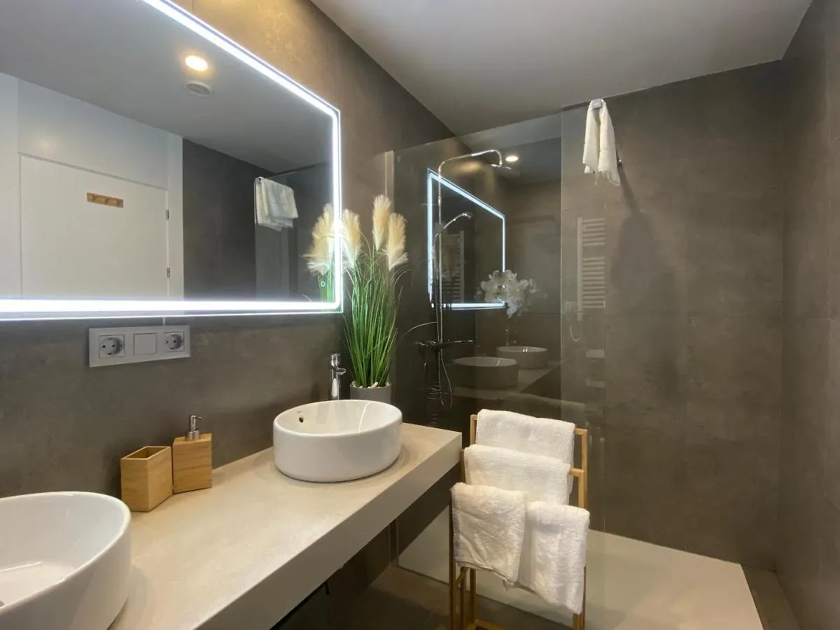 Luxurious Apartment With Seaview In Sunny 마닐바